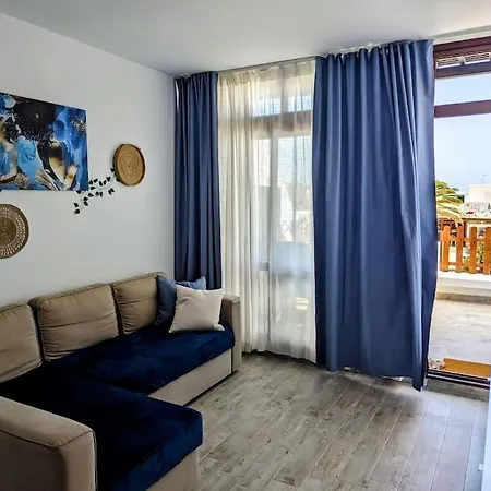 Charming Flat In Molinos With Terrace & Pools, Near Playa Bastian *