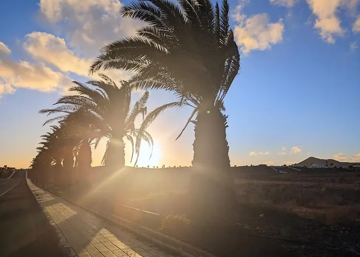 Charming Flat In Molinos With Terrace & Pools, Near Playa Bastian * Costa Teguise