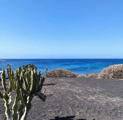 Charming Flat In Molinos With Terrace & Pools, Near Playa Bastian Costa Teguise