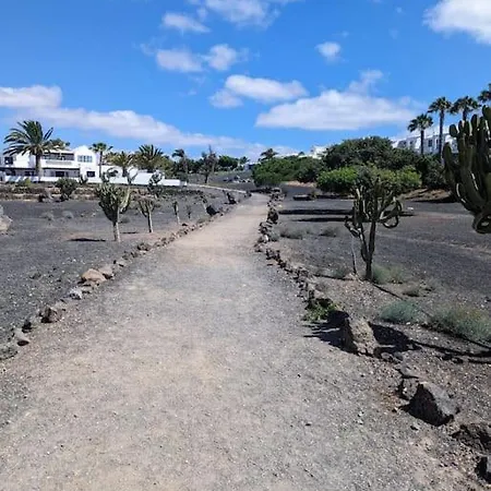 Charming Flat In Molinos With Terrace & Pools, Near Playa Bastian