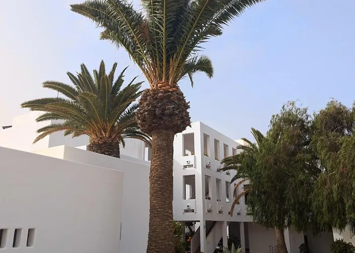 Charming Flat In Molinos With Terrace & Pools, Near Playa Bastian *