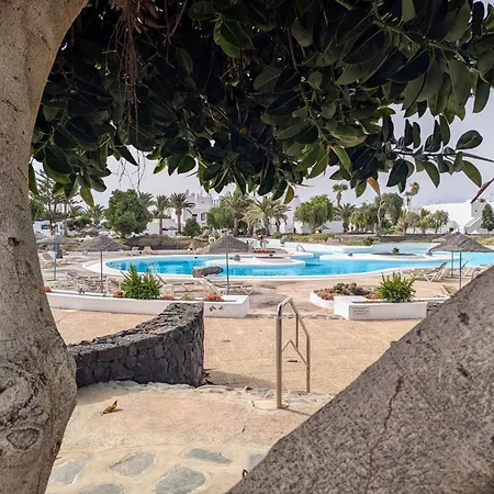 Charming Flat In Molinos With Terrace & Pools, Near Playa Bastian