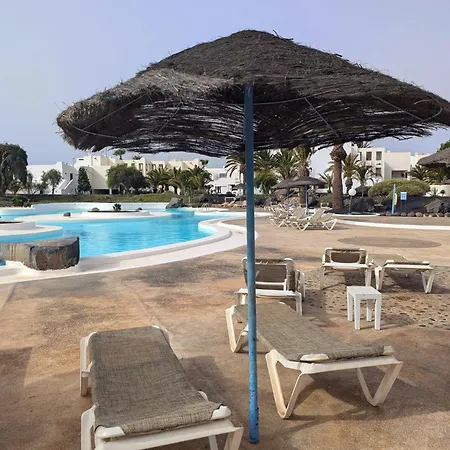 Apartament Charming Flat In Molinos With Terrace & Pools, Near Playa Bastian Costa Teguise